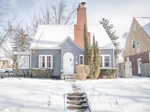 225 Navajo Ave, Pontiac, MI 48341