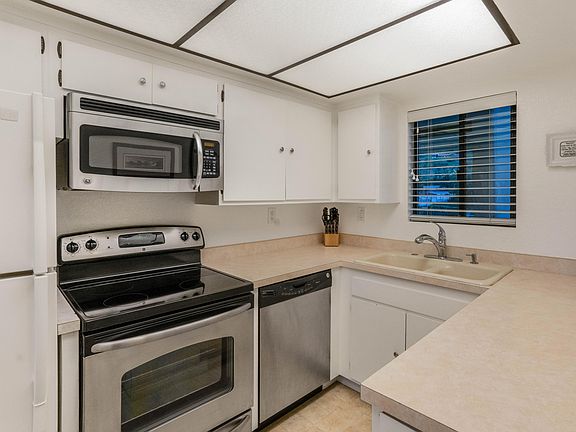 4th image of 3375 Foothill Rd Unit 1132