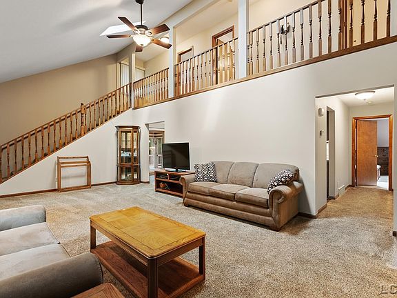 5th image of 2800 Valley Heights Dr