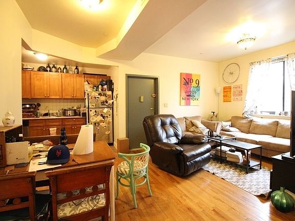 3rd image of 191 Humboldt St APT 4