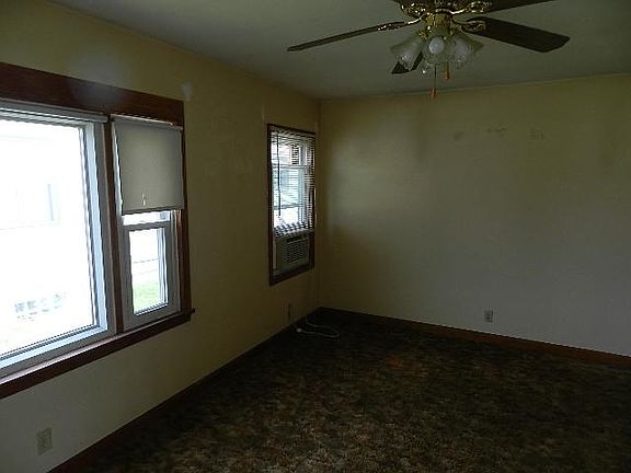 5th image of 341 Powhattan St