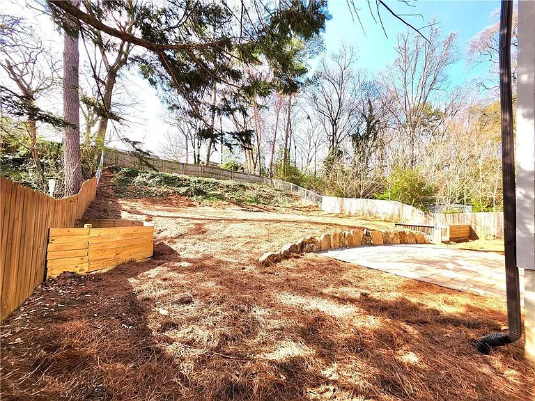 1112 Shepherds Ln — Photo 43