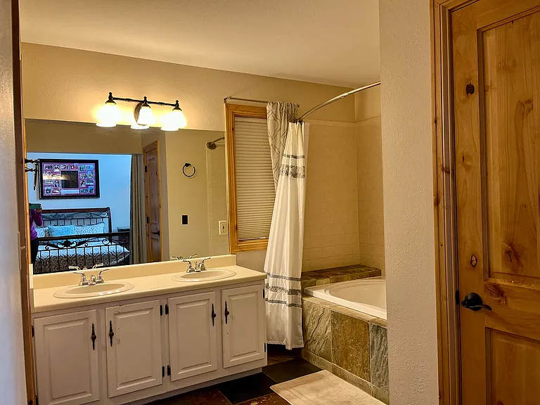 225 Eagle Dr #10B — Photo 41