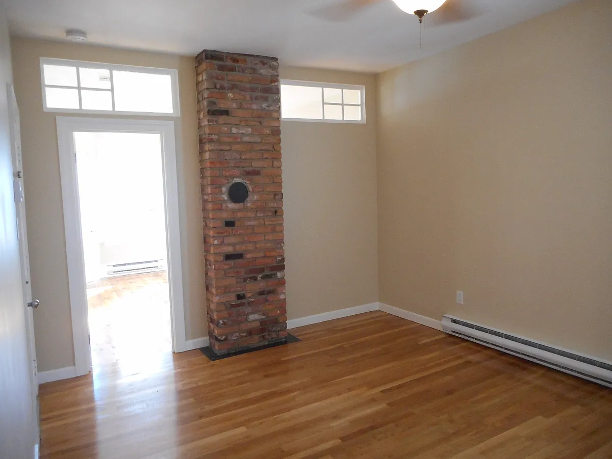 Building Photo - 17 Pembroke St #1