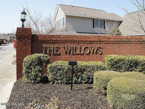 2nd image of 407 Willows Court