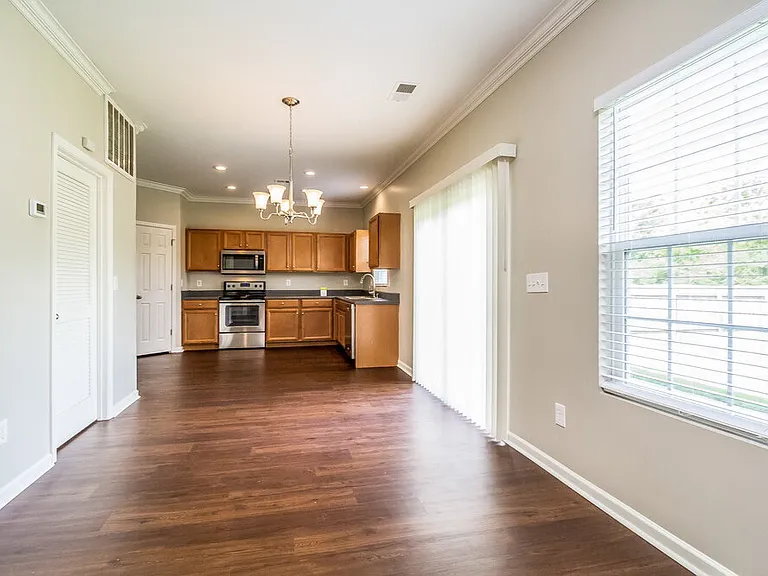 1016 Solomon Ln — Photo 4