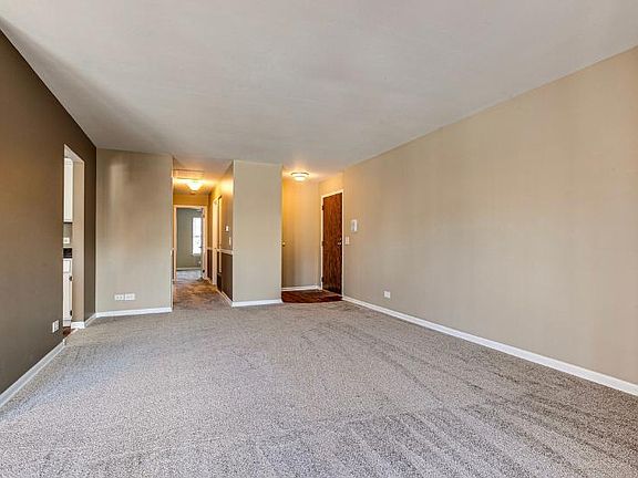 2nd image of 114 Sussex Cir Unit B2