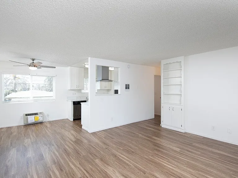 4468 Mississippi Street — Photo 2
