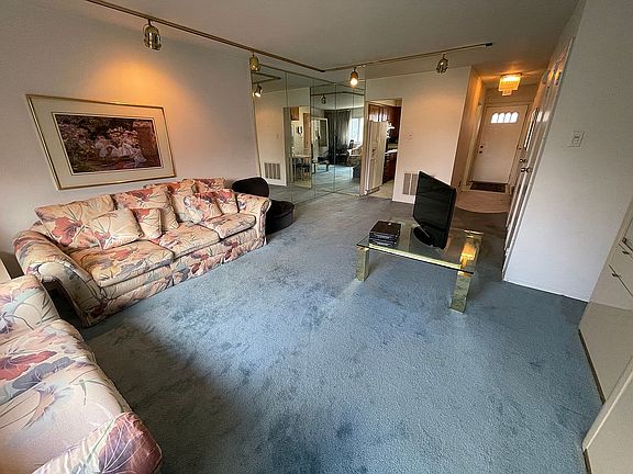 5th image of 8115 Avenue