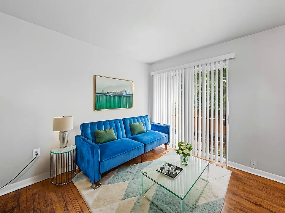 1221 47th Pl NE #3