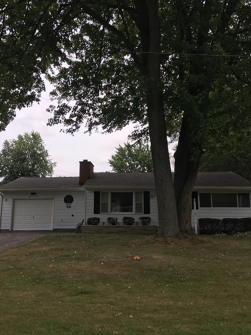 301 Lincoln Dr photo 1