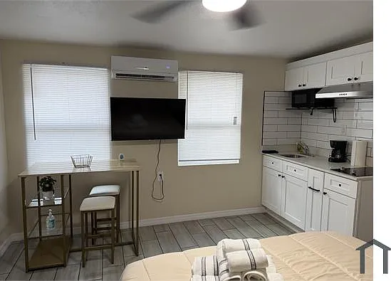 1 bed, $1,690 — Photo 4