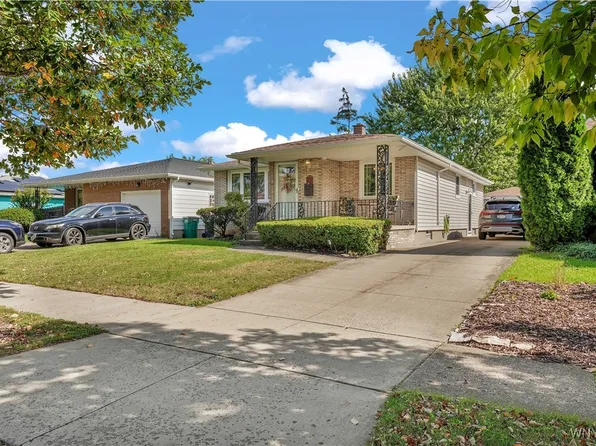 49 Standish Rd, Buffalo, NY 14216