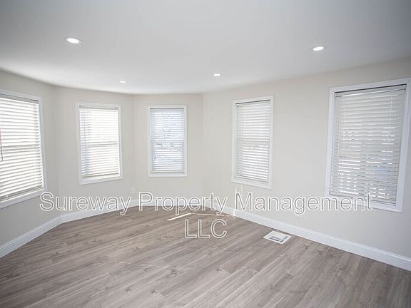 4th image of 200 Chestnut St
