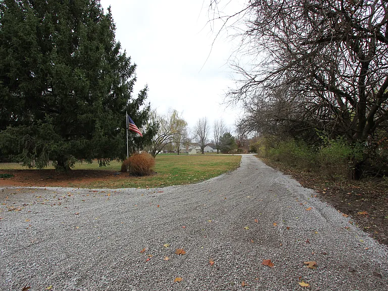 7485 E County Road 400 N — Photo 37