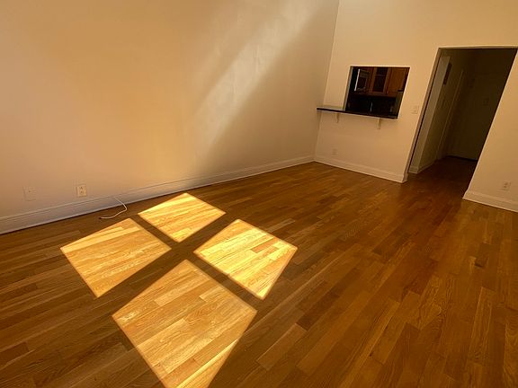 5th image of 321 E 66th St APT 1H