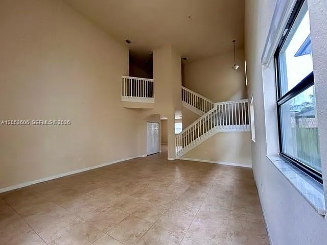 14435 SW 16th St — Photo 4