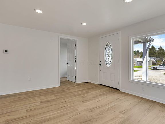4th image of 821 Jones Ave