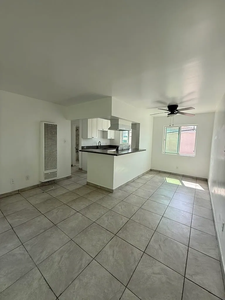 1 bed, 440 sqft, $1,800 — Photo 2