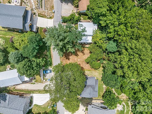 4th image of 99999 Deaver St #4