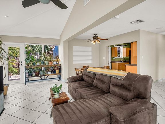 5th image of 1421 SW 20th Street