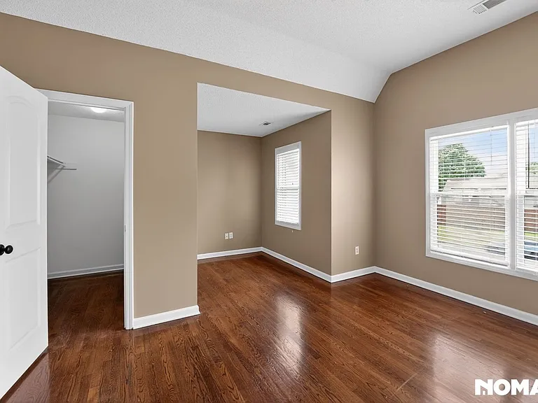 4886 Fox Springs Dr — Photo 19