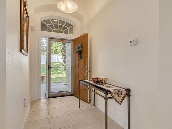 3rd image of 656 Spring Lake Cir