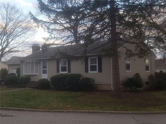 3rd image of 6 Woodlawn Ave