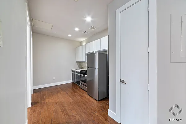 Rented by ERNY LLC | media 14