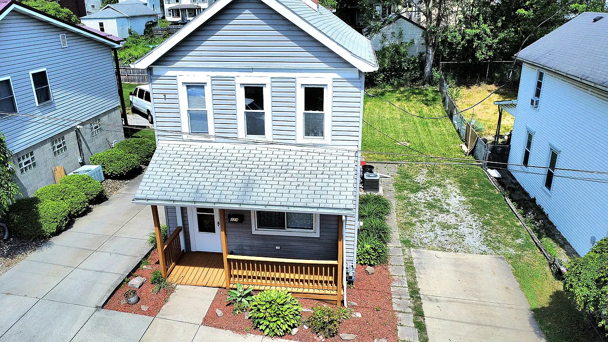Building Photo - 524 E Washington St #524