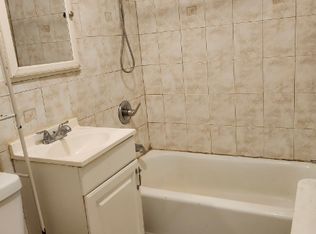 21421 47th Ave FLOOR 2, Bayside, NY 11361