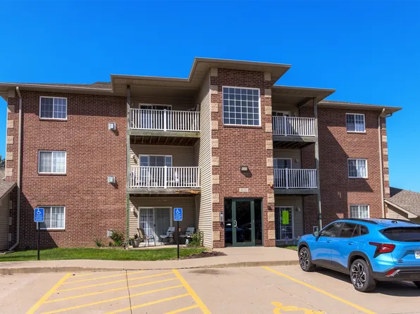4130 100th St APT 7, Urbandale, IA 50322