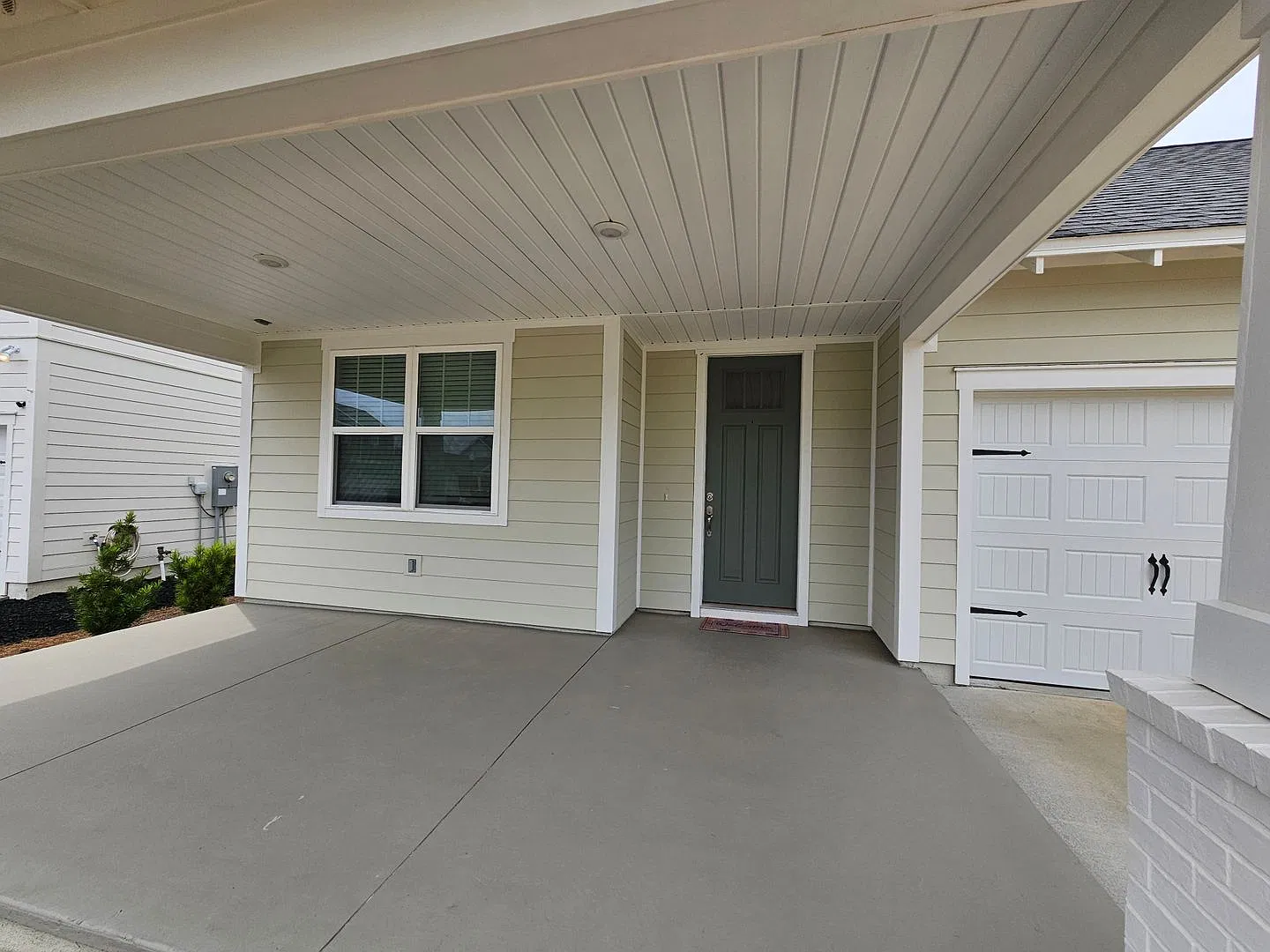 Beautiful Home in the Coveted & Amenity Rich "Sweet Bay" Community! *1/2 OFF 1st Month for A-D Mi... — Photo 4