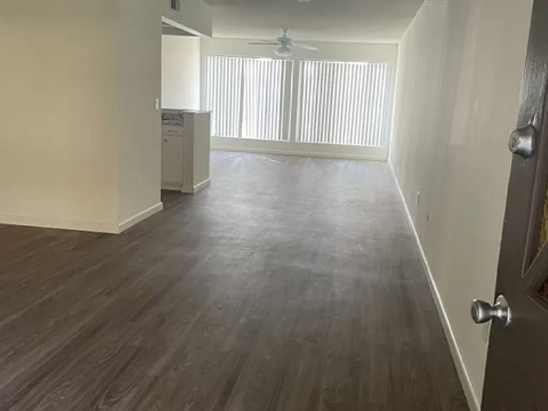 102 - Vista Bonita Apts. — Photo 1