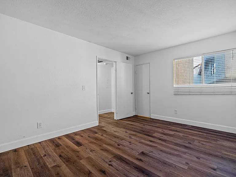 6111 Rancho Mission Rd — Photo 12