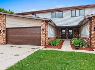 430 E 1st Ave #B, Appleton, WI 54911