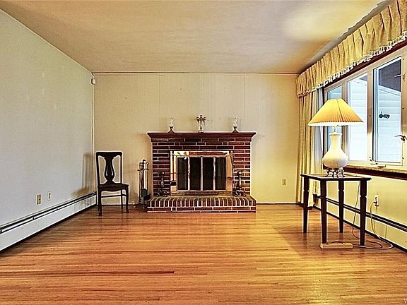 5th image of 116 Parkhurst Blvd