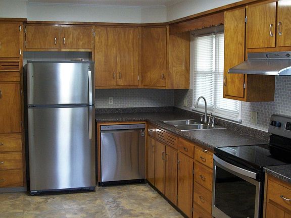 Renovated kitchen with all new appliances January 2019