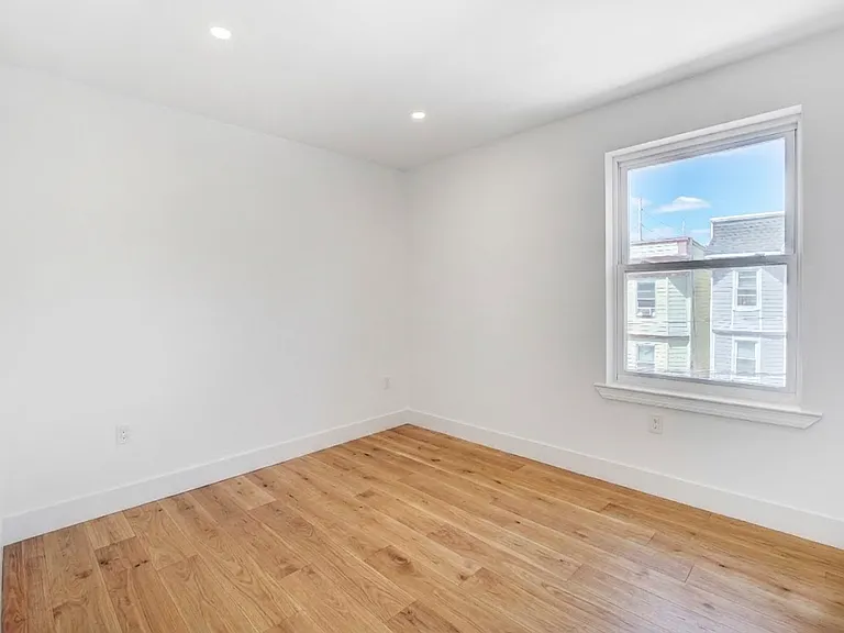 79 9th Ave #1 — Photo 16