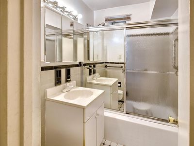 16241 Powells Cove Blvd APT 1E, Flushing, NY, 11357