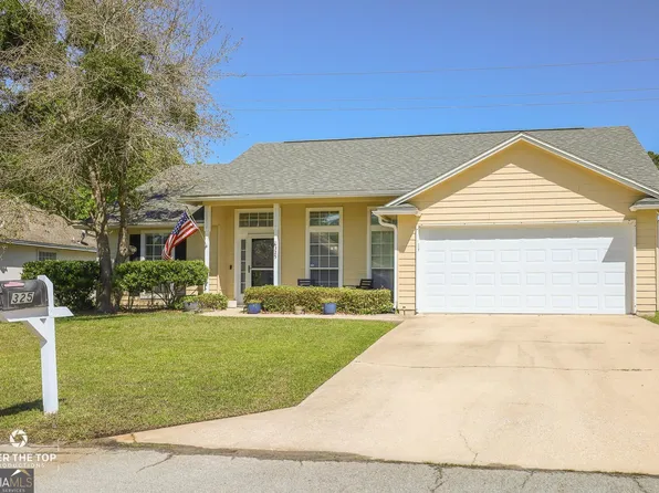 325 Hallowes Dr, Saint Marys, GA 31558