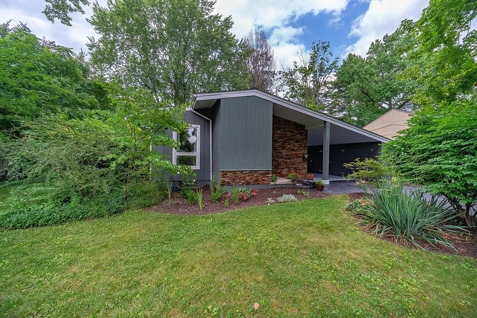 2370 Zollinger Rd photo 1