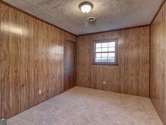 5th image of 107 Oakwood Cir