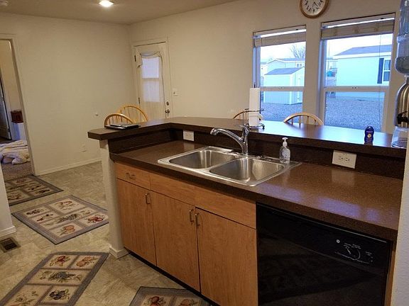 3rd image of 3400 Sagebrush Blvd