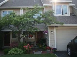 30 Cedar Ridge Ln, Bay Shore, NY 11706