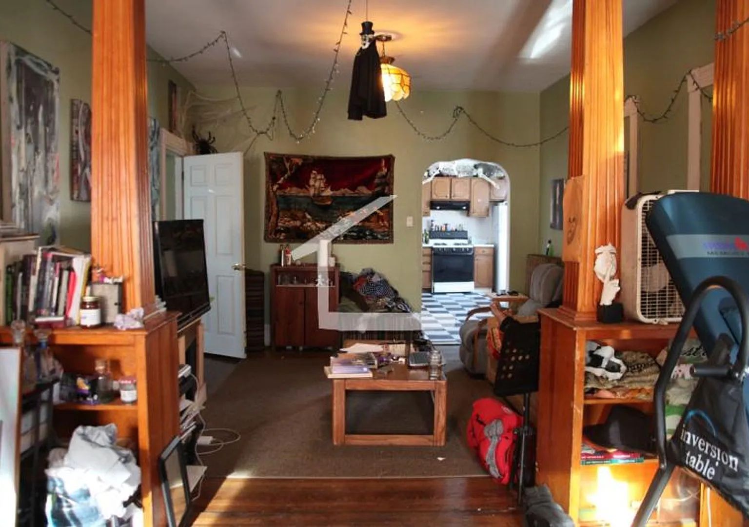 Large Unit in Allston, Eat-in Kitchen, Laundry, Parking — Photo 1
