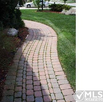 Paver front walk