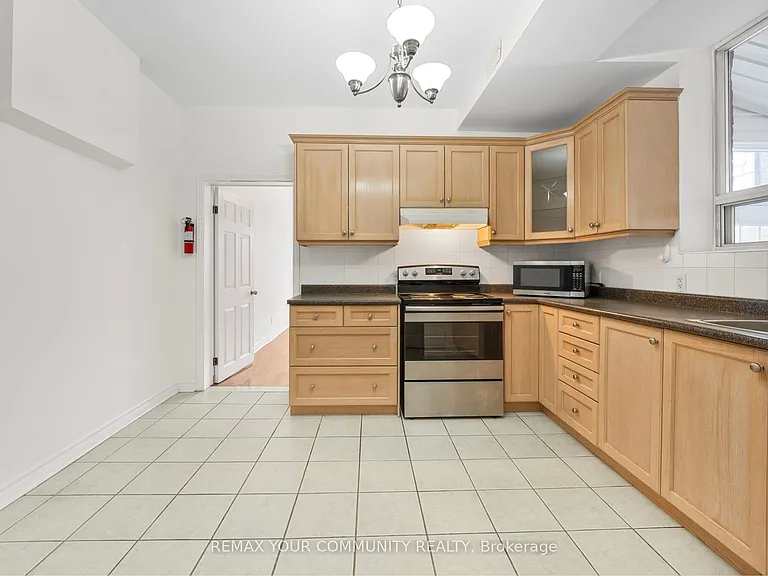 151 Dovercourt Rd #MAIN — Photo 11