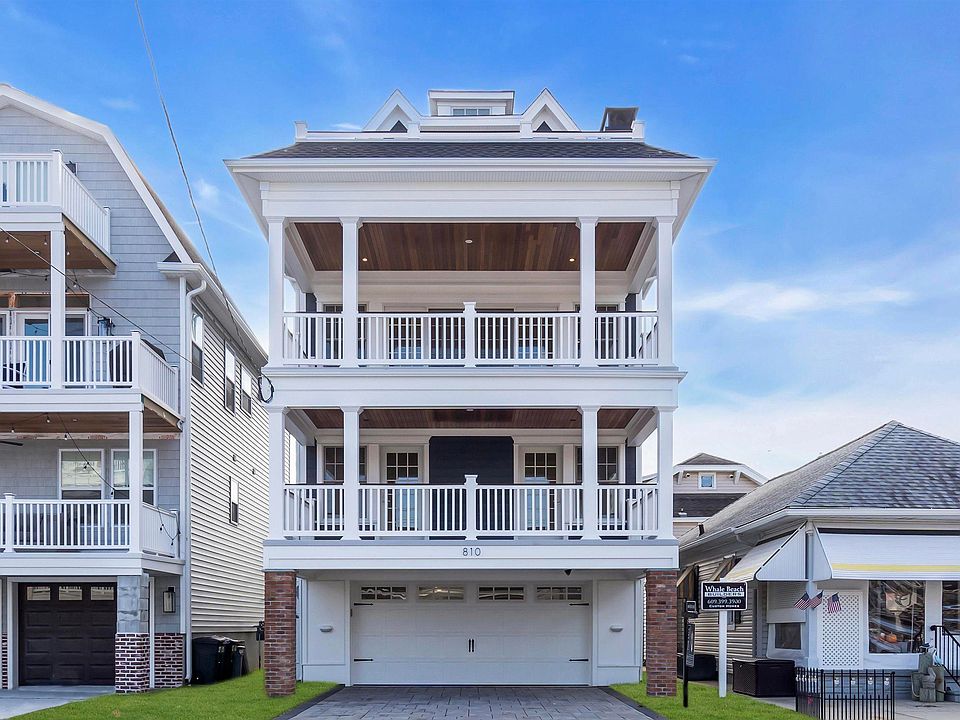 1st image of 810 Saint James Pl