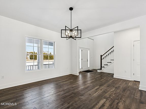 4th image of 140 Locust Avenue